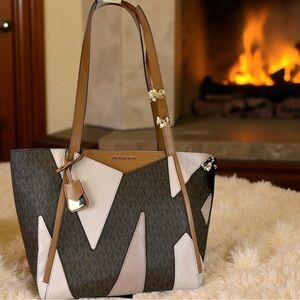Michael Kors Jet Set Brown Pink‎ Geometric Tote Bag Logo Cutout Signature